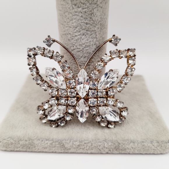 Vintage Mid-Century Clear Rhinestone Butterfly Brooch Pin Silver Tone - Picture 6 of 10